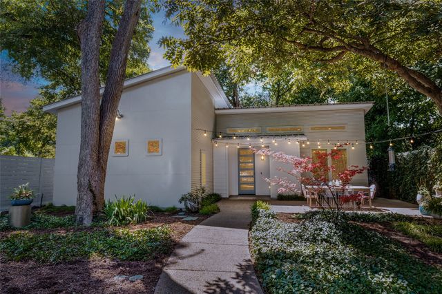8820 Eustis Avenue, Dallas, TX 75218