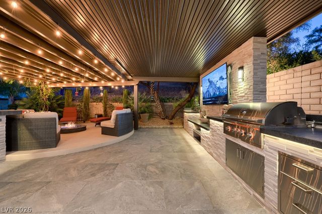607 Highland Bluff Way, Las Vegas, NV 89138