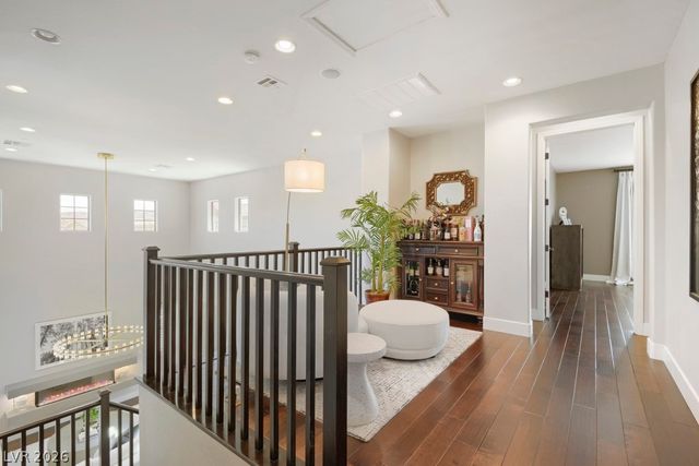 607 Highland Bluff Way, Las Vegas, NV 89138