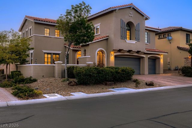 607 Highland Bluff Way, Las Vegas, NV 89138