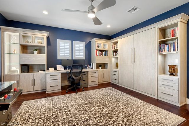 607 Highland Bluff Way, Las Vegas, NV 89138