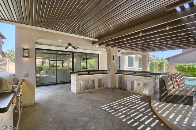 607 Highland Bluff Way, Las Vegas, NV 89138