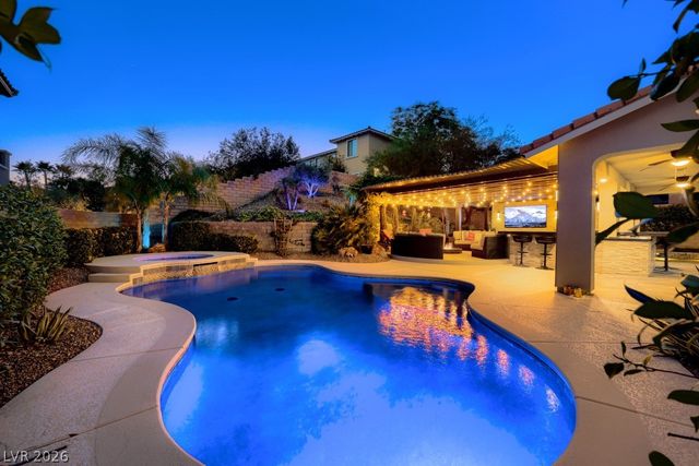 607 Highland Bluff Way, Las Vegas, NV 89138