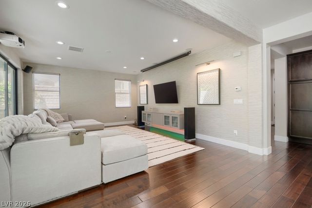 607 Highland Bluff Way, Las Vegas, NV 89138