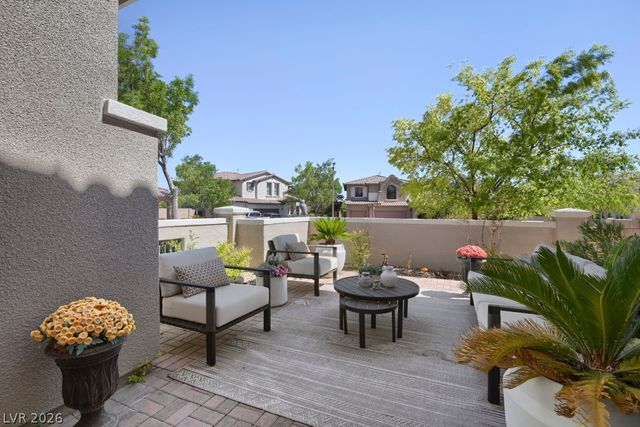 607 Highland Bluff Way, Las Vegas, NV 89138