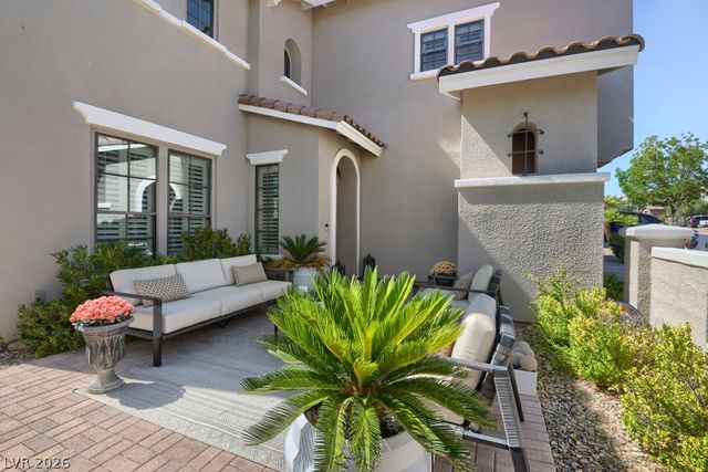 607 Highland Bluff Way, Las Vegas, NV 89138
