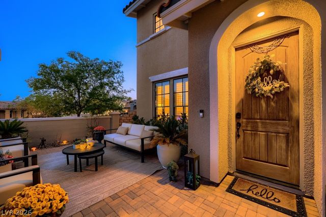 607 Highland Bluff Way, Las Vegas, NV 89138