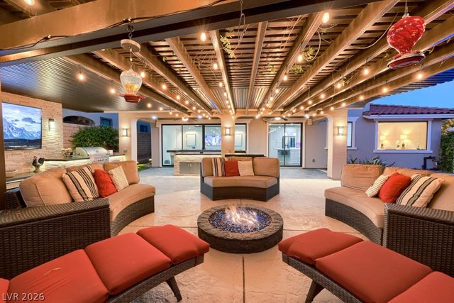 607 Highland Bluff Way, Las Vegas, NV 89138