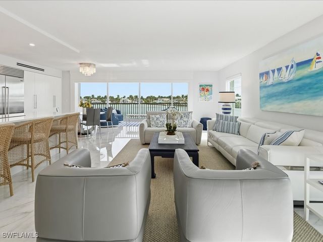 2750 Gulf Shore BLVD N 204, Naples, FL 34103