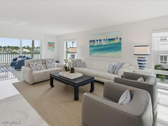 2750 Gulf Shore BLVD N 204, Naples, FL 34103