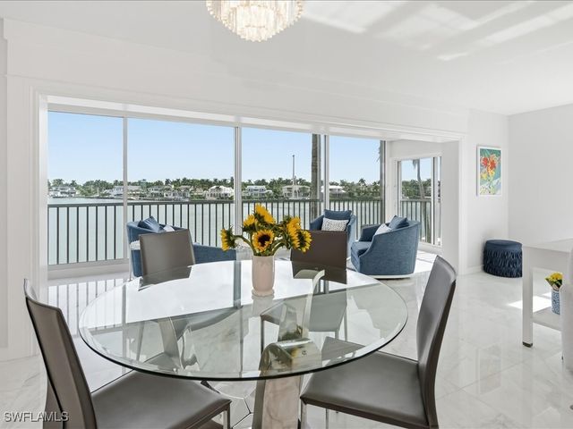 2750 Gulf Shore BLVD N 204, Naples, FL 34103