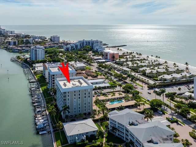 2750 Gulf Shore BLVD N 204, Naples, FL 34103