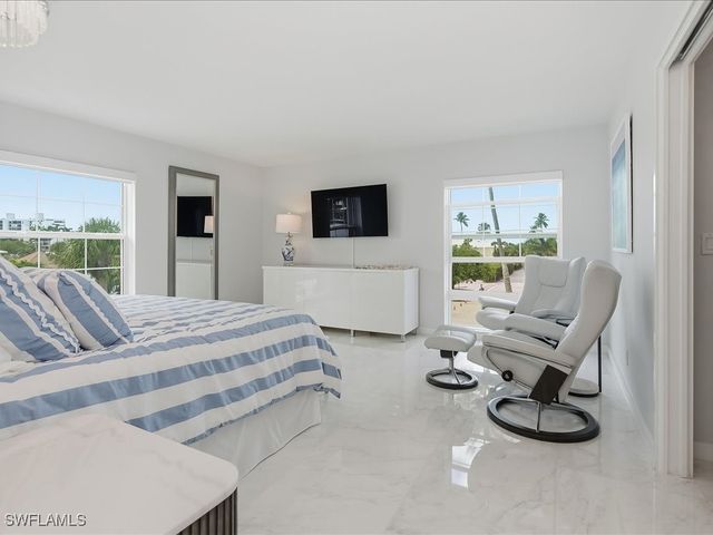 2750 Gulf Shore BLVD N 204, Naples, FL 34103