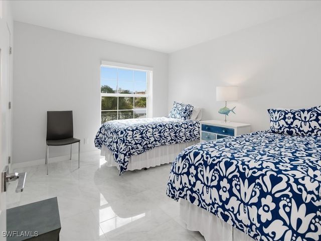 2750 Gulf Shore BLVD N 204, Naples, FL 34103