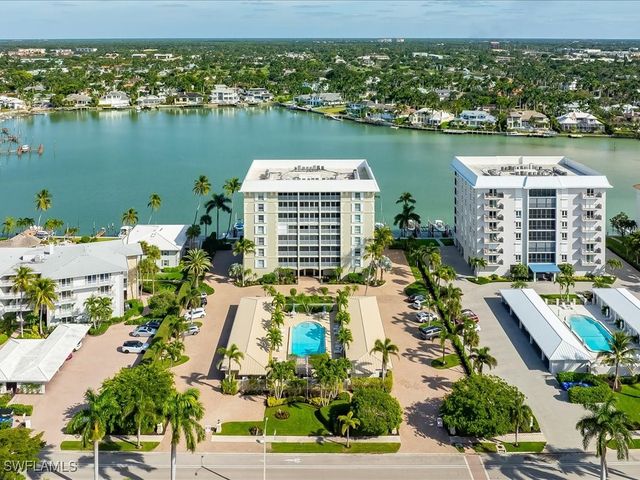 2750 Gulf Shore BLVD N 204, Naples, FL 34103