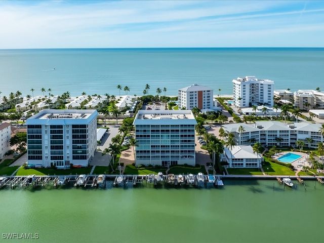 2750 Gulf Shore BLVD N 204, Naples, FL 34103