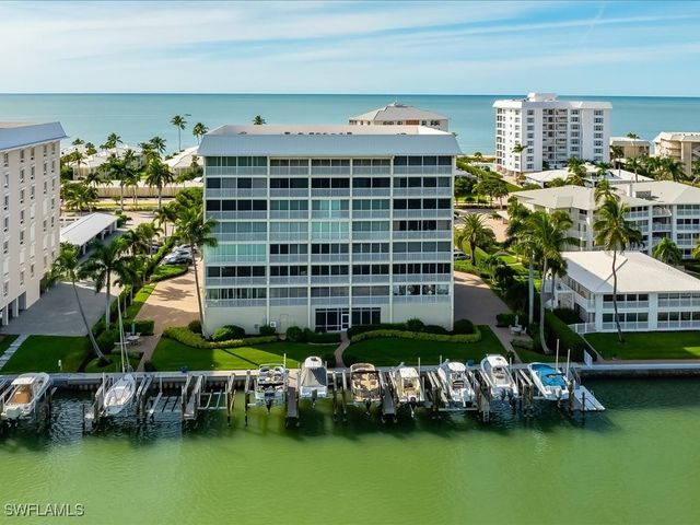 2750 Gulf Shore BLVD N 204, Naples, FL 34103