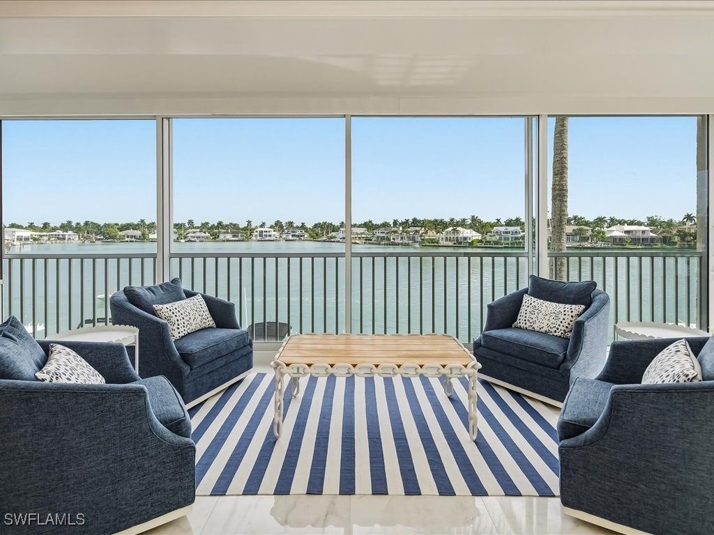 2750 Gulf Shore BLVD N 204, Naples, FL 34103