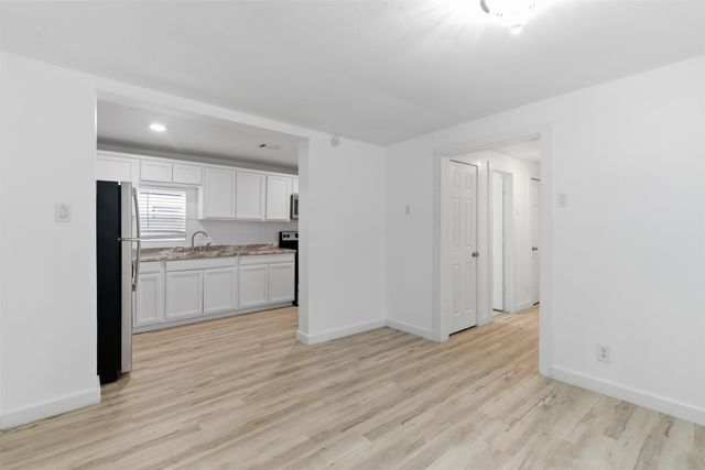 1046 W Collins Street, Denison, TX 75020