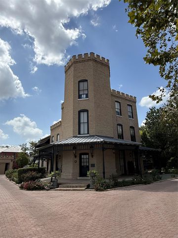 1111 W 10th ST 203, Austin, TX 78703