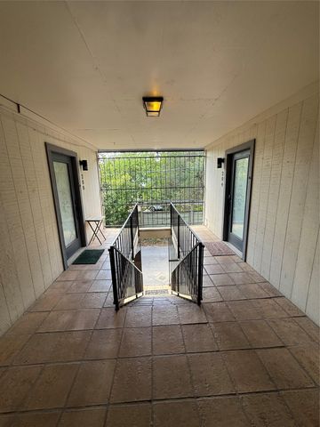 1111 W 10th ST 203, Austin, TX 78703