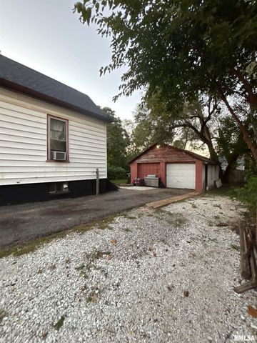 2423 W GARDEN Street, Peoria, IL 61605