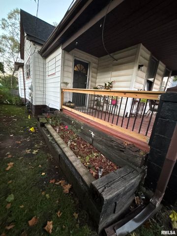 2423 W GARDEN Street, Peoria, IL 61605