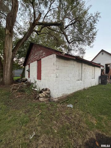 2423 W GARDEN Street, Peoria, IL 61605