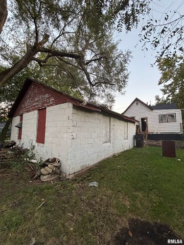 2423 W GARDEN Street, Peoria, IL 61605