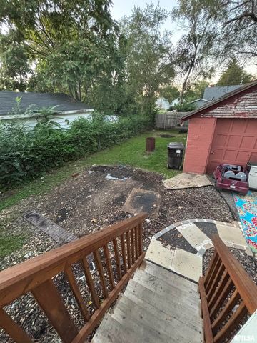 2423 W GARDEN Street, Peoria, IL 61605