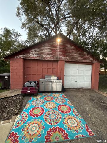 2423 W GARDEN Street, Peoria, IL 61605