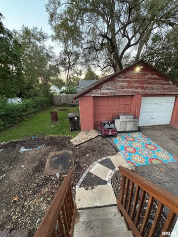 2423 W GARDEN Street, Peoria, IL 61605