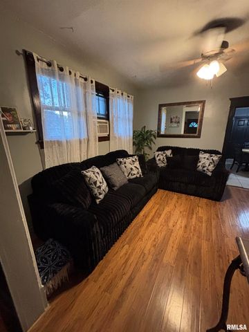 2423 W GARDEN Street, Peoria, IL 61605