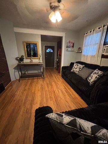 2423 W GARDEN Street, Peoria, IL 61605