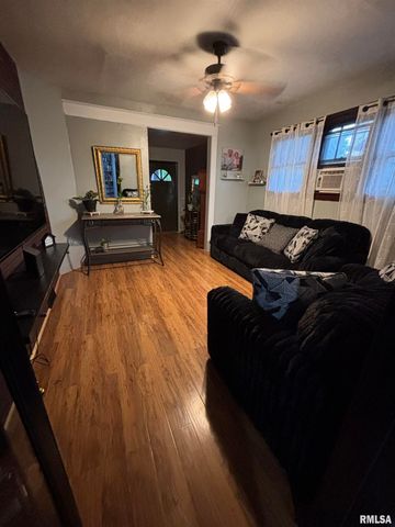 2423 W GARDEN Street, Peoria, IL 61605