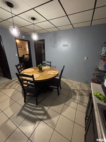 2423 W GARDEN Street, Peoria, IL 61605