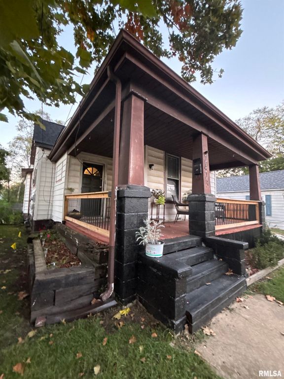 2423 W GARDEN Street, Peoria, IL 61605