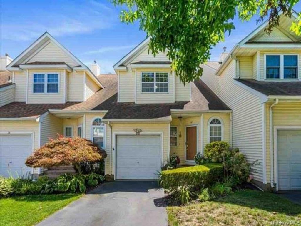 22 Apricot Court, Melville, NY 11747 — exterior