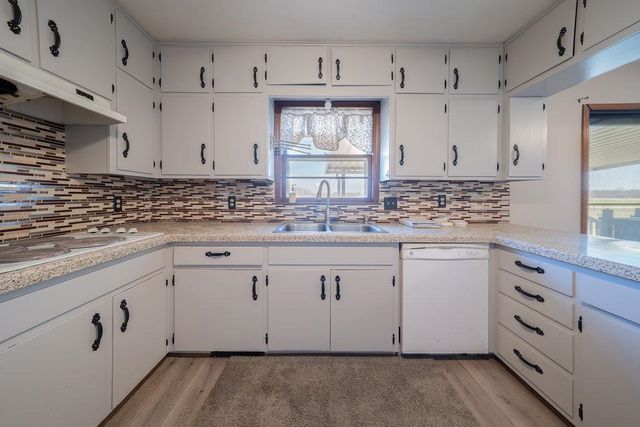 1902 Marksdale Ave, Goddard, KS 67052