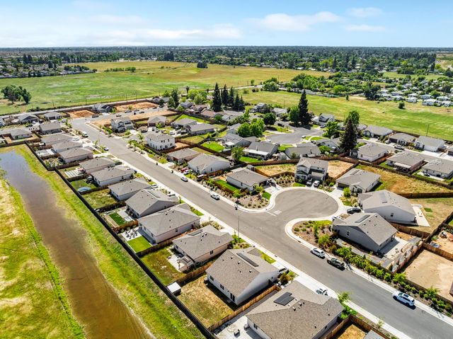 6331 Katrina Dr, Marysville, CA 95901