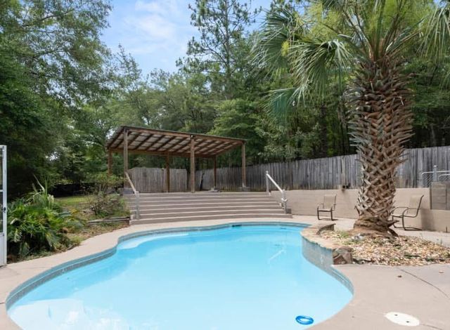 5986 Chardee Road, Crestview, FL 32539