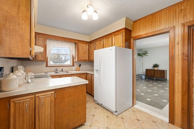 20 Cleveland St, West Warwick, RI 02893