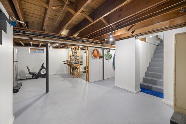 20 Cleveland St, West Warwick, RI 02893