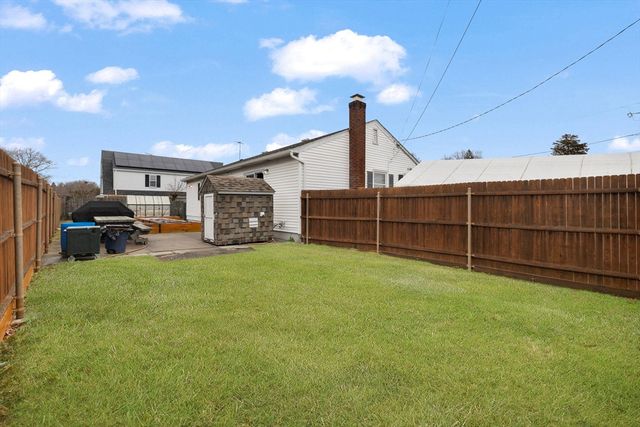 20 Cleveland St, West Warwick, RI 02893