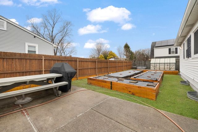 20 Cleveland St, West Warwick, RI 02893