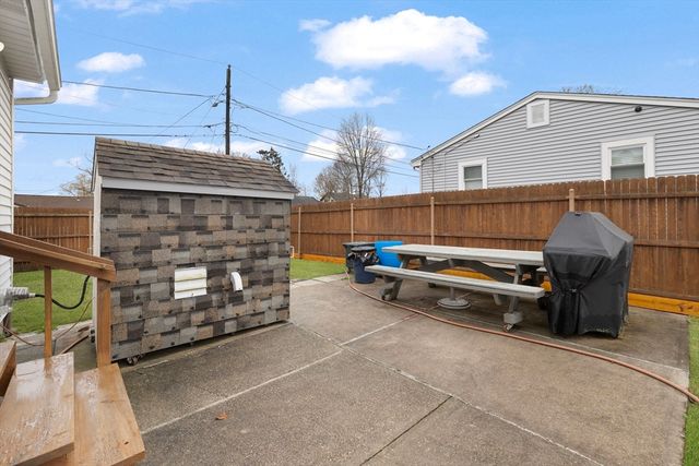 20 Cleveland St, West Warwick, RI 02893