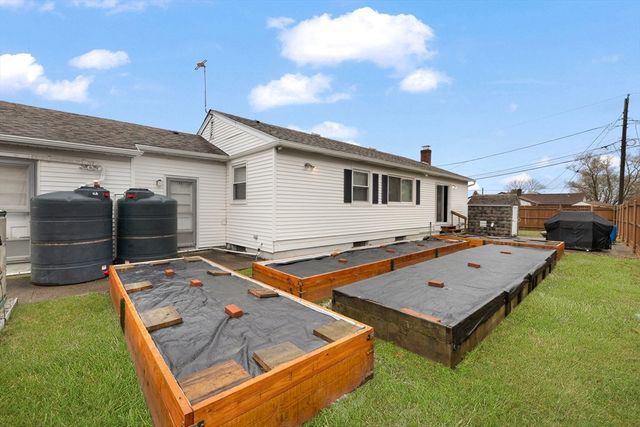 20 Cleveland St, West Warwick, RI 02893