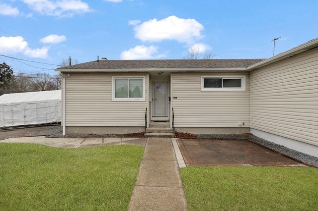 20 Cleveland St, West Warwick, RI 02893