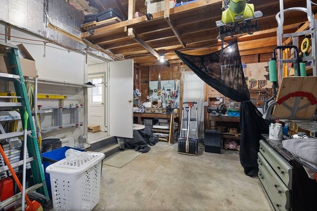 20 Cleveland St, West Warwick, RI 02893