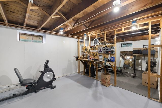 20 Cleveland St, West Warwick, RI 02893